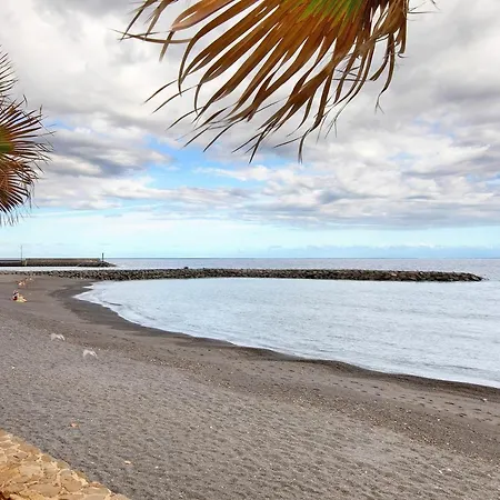 Front Puertito بويرتيتو دو غويمار